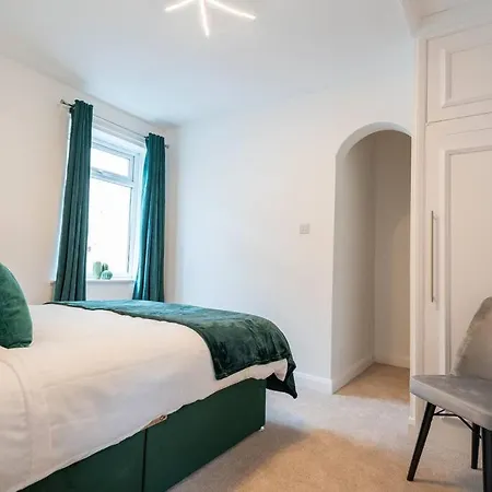 Yss Clifford House Holiday home *
